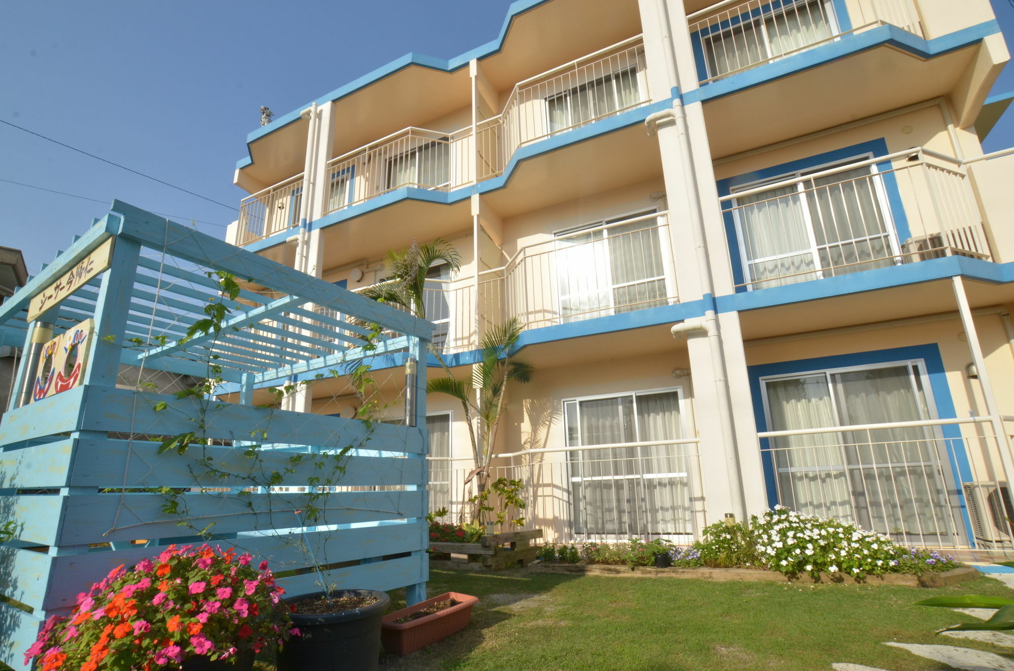 Condominium Ceaser Nakijin Luaran gambar